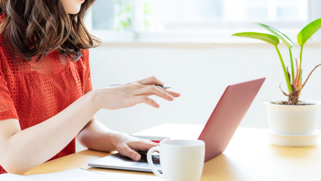 個人・副業でもできる？化粧品OEMでブランドを立ち上げる方法